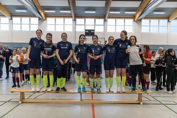 Bild 44 - C-Juniorinnen 3 Loewinnen Cup